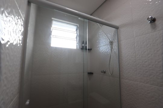 Banheiro de kitnet/studio para alugar com 1 quarto, 30m² em Vila Oratorio, São Paulo