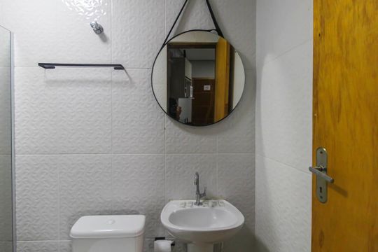 Banheiro de kitnet/studio para alugar com 1 quarto, 29m² em Vila Oratorio, São Paulo