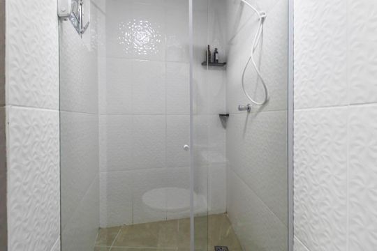 Banheiro de kitnet/studio para alugar com 1 quarto, 29m² em Vila Oratorio, São Paulo