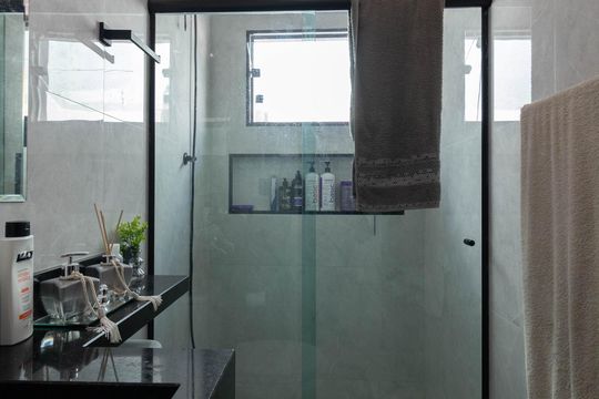 Banheiro Social de casa à venda com 2 quartos, 185m² em Vila Dalila, São Paulo