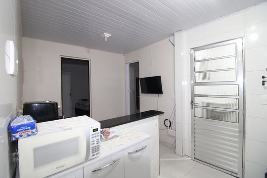 Sala/Cozinha de casa para alugar com 1 quarto, 36m² em Jardim Gianetti, São Paulo