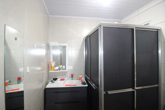 Banheiro de casa para alugar com 1 quarto, 36m² em Jardim Gianetti, São Paulo