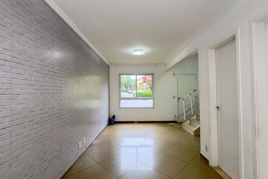 Sala de casa de condomínio à venda com 3 quartos, 128m² em Jardim São Luís, São Paulo