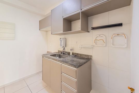 Cozinha de apartamento para alugar com 2 quartos, 56m² em Aclimação, São Paulo