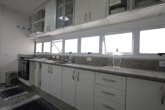 Cozinha de apartamento à venda com 4 quartos, 272m² em Vila Assunção, Santo André