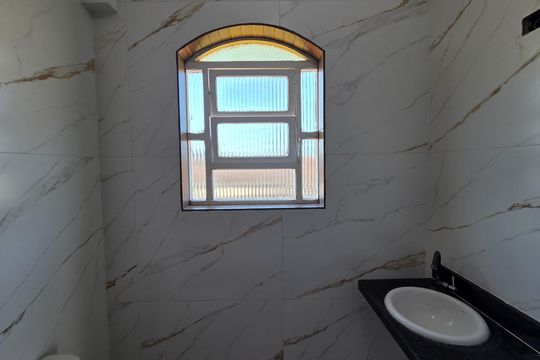 Banheiro da Suíte de casa para alugar com 2 quartos, 98m² em Tupi, Praia Grande