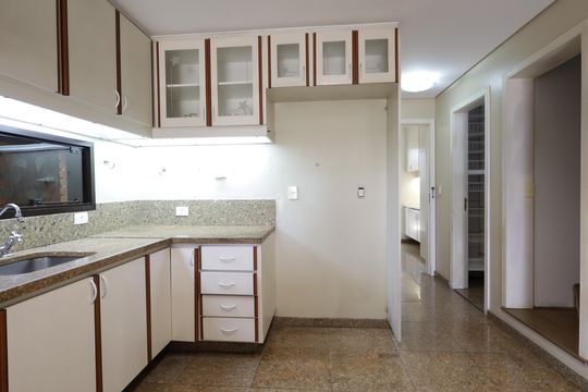 Cozinha de casa à venda com 4 quartos, 715m² em Morumbi, São Paulo