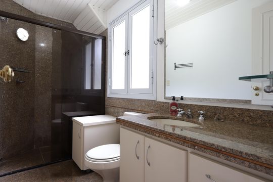 Banheiro da Suíte 3 de casa à venda com 4 quartos, 715m² em Morumbi, São Paulo