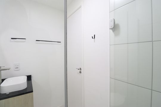 Banheiro de apartamento à venda com 2 quartos, 38m² em  Água Branca, São Paulo