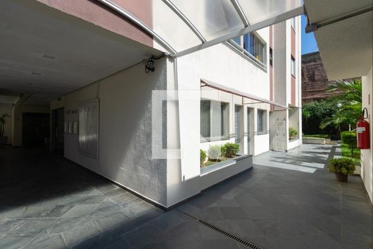 Área comum de apartamento para alugar com 2 quartos, 65m² em Vila Artuelia, São Bernardo do Campo
