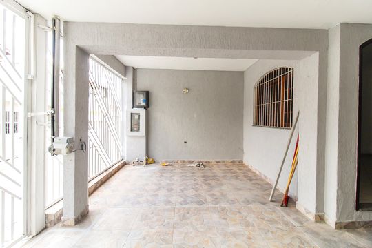 Garagem de casa à venda com 4 quartos, 120m² em Parada Xv de Novembro, São Paulo