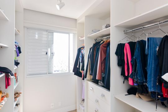 Closet da suíte de apartamento à venda com 2 quartos, 127m² em Vila Augusta, Guarulhos