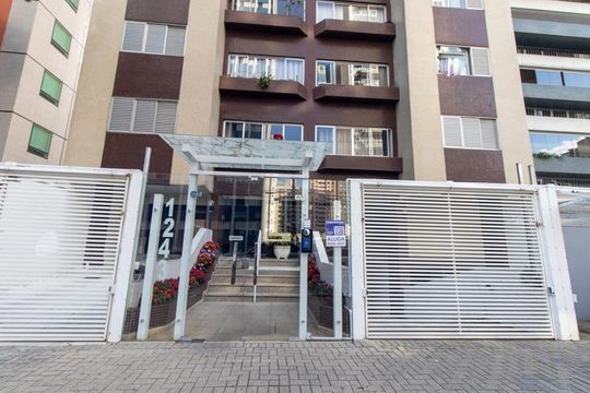 Fachada de apartamento para alugar com 2 quartos, 80m² em Água Verde, Curitiba