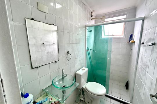 Banheiro de apartamento para alugar com 2 quartos, 60m² em Picanço, Guarulhos
