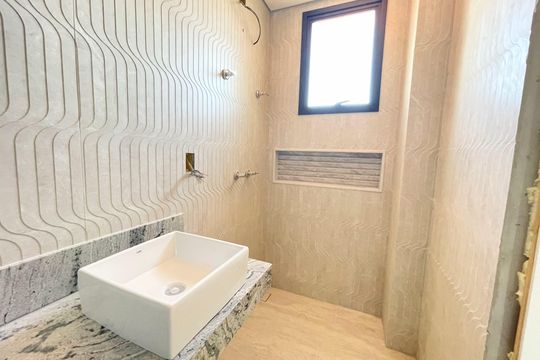 Banheiro suíte de apartamento à venda com 4 quartos, 101m² em Pampulha, Belo Horizonte