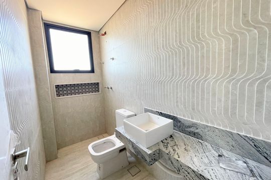 Banheiro social de apartamento à venda com 4 quartos, 101m² em Pampulha, Belo Horizonte