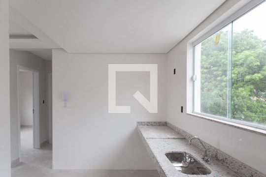 Apartamento à venda com 2 quartos, 45m² em Candelária, Belo Horizonte