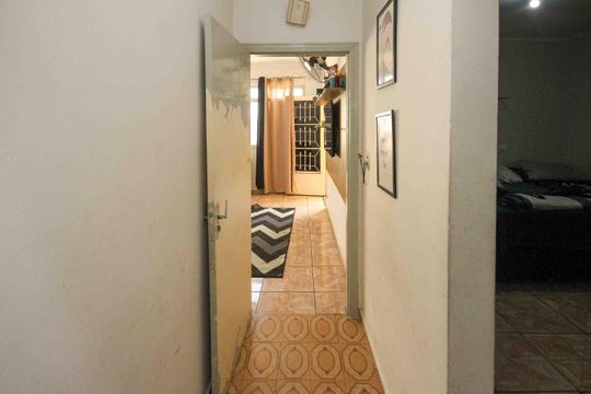 Corredor de casa à venda com 5 quartos, 240m² em Vila Ema, São Paulo