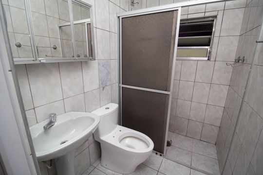 Banheiro de casa para alugar com 1 quarto, 60m² em Jardim do Tiro, São Paulo