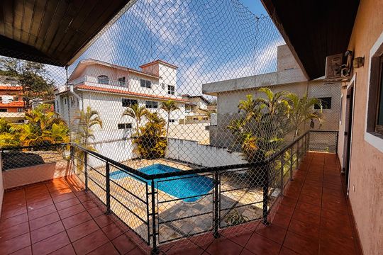 Sacada suíte 1 de casa de condomínio para alugar com 4 quartos, 282m² em Residencial Morada dos Pássaros-aldeia da Serra, Barueri