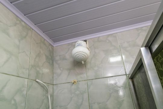 Banheiro de casa à venda com 1 quarto, 50m² em Olaria, Rio de Janeiro