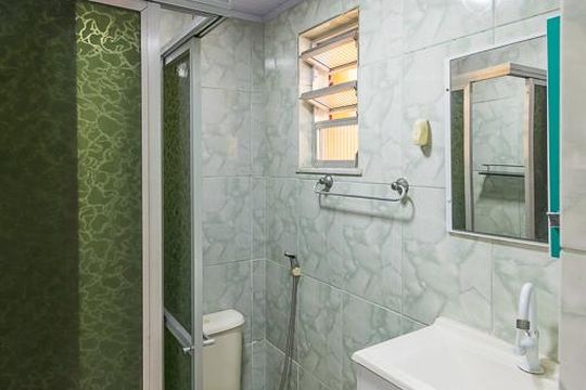 Banheiro de casa à venda com 1 quarto, 50m² em Olaria, Rio de Janeiro