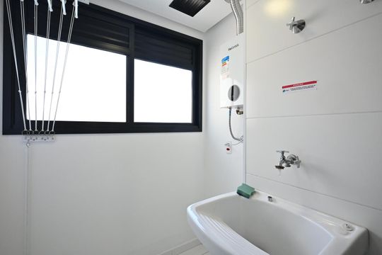 Área de Serviço  de apartamento para alugar com 2 quartos, 49m² em Vila Suzana, São Paulo