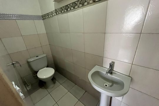 Lavabo de casa para alugar com 3 quartos, 400m² em Jardim Primavera, Duque de Caxias