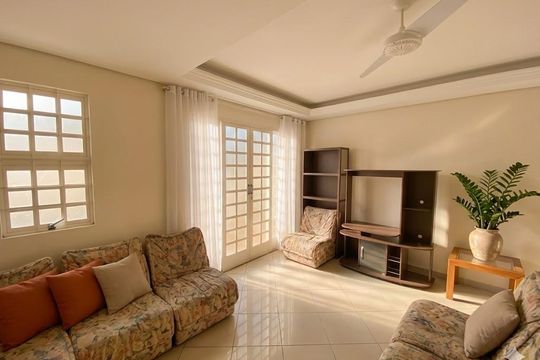 Casa à venda com 6 quartos, 320m² em Vila da Saúde, São Paulo