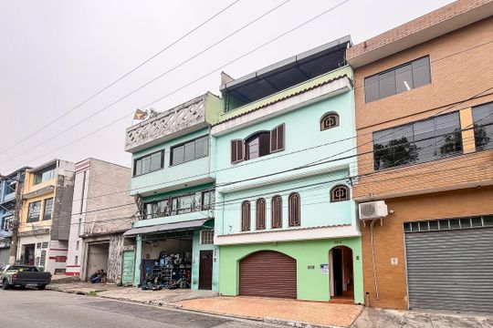 Fachada + plaquinha de casa para alugar com 3 quartos, 506m² em Santa Maria, São Caetano do Sul