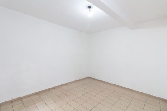 Quarto de casa para alugar com 1 quarto, 50m² em Vila Carmosina, São Paulo