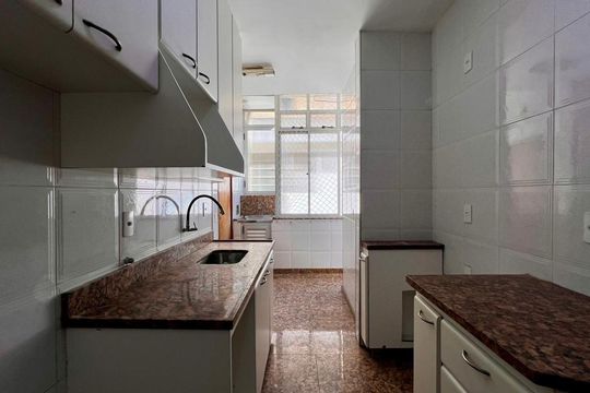 Cozinha de apartamento à venda com 4 quartos, 120m² em Lourdes, Belo Horizonte