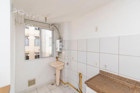 Área de Serviço de apartamento para alugar com 2 quartos, 50m² em Parada de Lucas, Rio de Janeiro