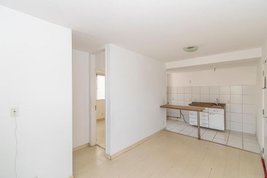 Sala de apartamento para alugar com 2 quartos, 50m² em Parada de Lucas, Rio de Janeiro