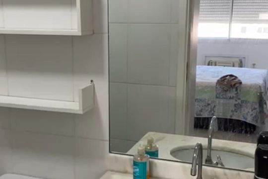 Banheiro de apartamento à venda com 2 quartos, 64m² em Anil, Rio de Janeiro