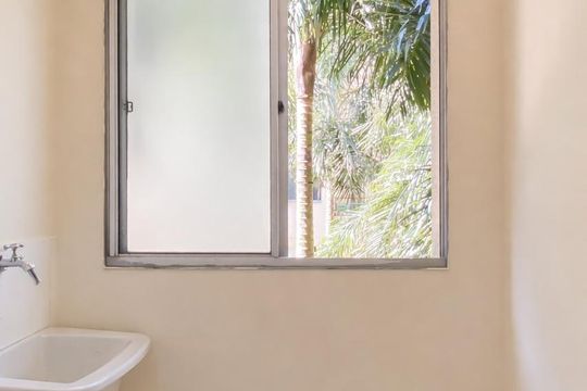Área de serviço de apartamento para alugar com 2 quartos, 47m² em Jardim Santa Teresinha, São Paulo