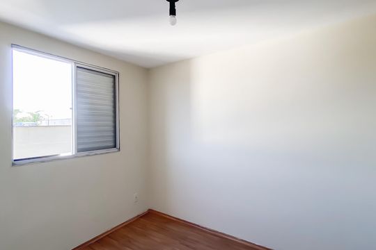 Quarto de apartamento para alugar com 2 quartos, 47m² em Jardim Santa Teresinha, São Paulo