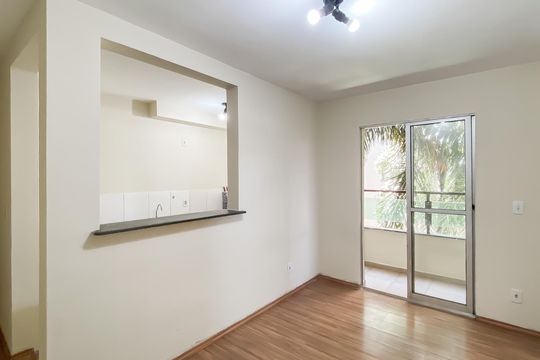Sala de apartamento para alugar com 2 quartos, 47m² em Jardim Santa Teresinha, São Paulo