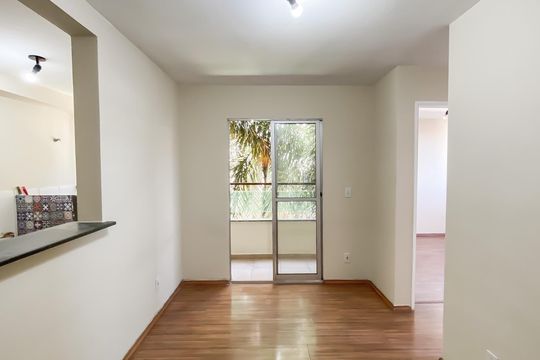 Sala de apartamento para alugar com 2 quartos, 47m² em Jardim Santa Teresinha, São Paulo
