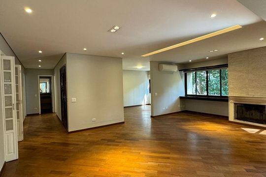 Apartamento para alugar com 4 quartos, 267m² em Jardim Ampliação, São Paulo