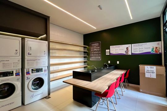 Área comum de kitnet/studio para alugar com 1 quarto, 23m² em Pinheiros, São Paulo