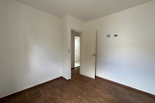 Quarto 1 de casa de condomínio para alugar com 2 quartos, 80m² em Vila Mangalot, São Paulo