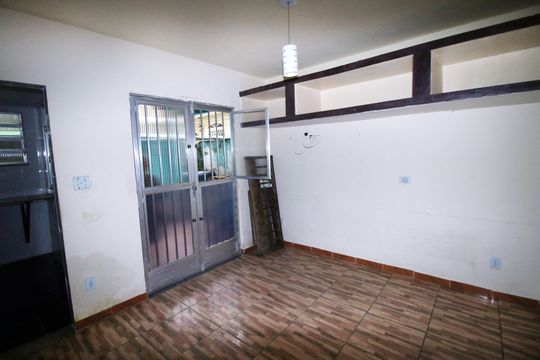 Sala de casa à venda com 2 quartos, 100m² em Penha, Rio de Janeiro