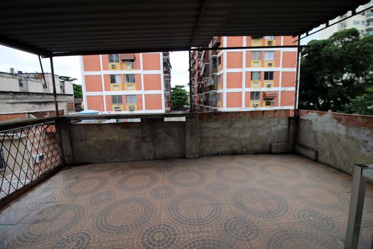 Terraço de casa à venda com 2 quartos, 100m² em Penha, Rio de Janeiro