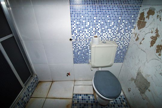 Banheiro de casa à venda com 2 quartos, 100m² em Penha, Rio de Janeiro