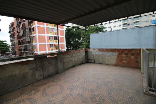 Terraço de casa à venda com 2 quartos, 100m² em Penha, Rio de Janeiro