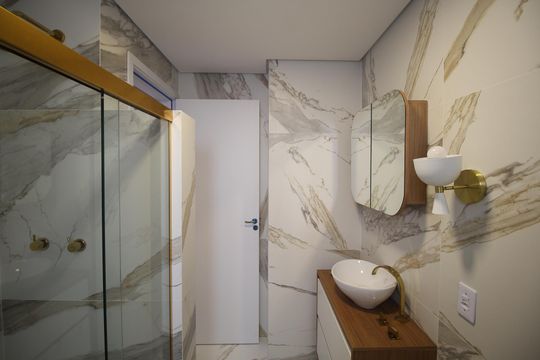Banheiro 1 de apartamento para alugar com 3 quartos, 180m² em Independência, Porto Alegre
