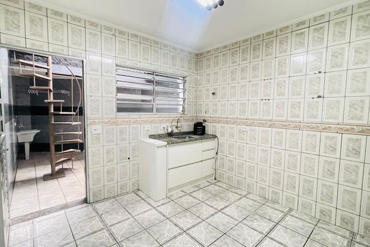 Cozinha de casa para alugar com 2 quartos, 79m² em Jardim Ester, São Paulo