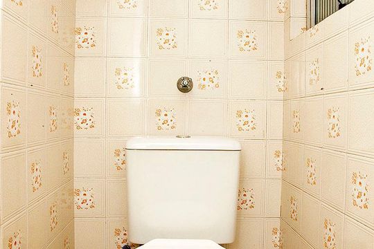 Banheiro 2 Lavabo de apartamento à venda com 1 quarto, 139m² em Centro Histórico, Porto Alegre
