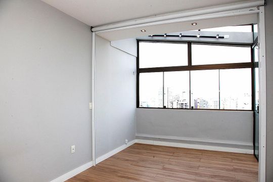 Quarto de apartamento à venda com 1 quarto, 139m² em Centro Histórico, Porto Alegre